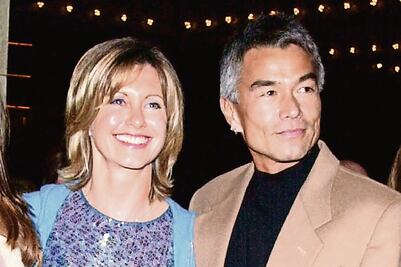 Reaparición de novio devasta a Newton-John 