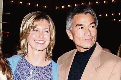 Reaparición de novio devasta a Newton-John