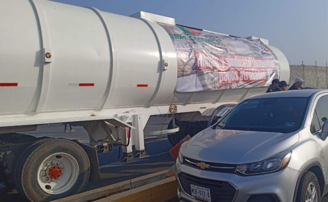 Los transportistas en Hidalgo, exigen hacerse cargo del traslado de materiales mediante un contrato de exclusividad (25/04/2025). Foto: Especial