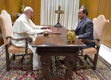 Hollande se reúne con el papa Francisco en Roma