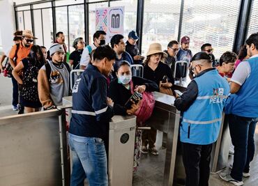 Reembolsan a usuarios por cobro extra en el Trolebús