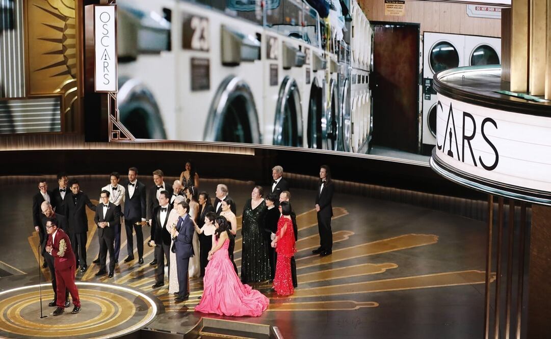 La gran ganadora de esta noche fue la cinta "Todo en todas partes al mismo tiempo"   Foto: EFE