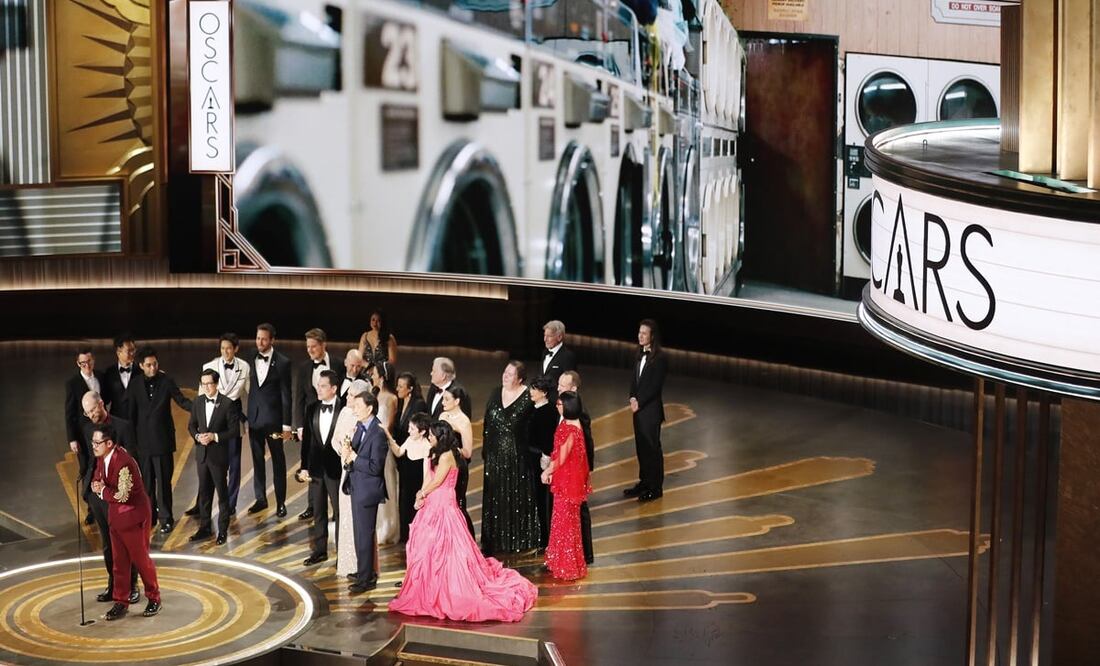 La gran ganadora de esta noche fue la cinta "Todo en todas partes al mismo tiempo" Foto: EFE