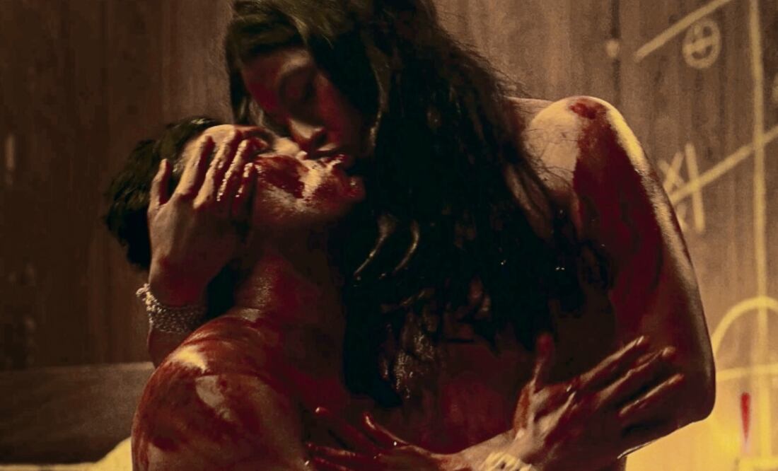 En la película de Isaac Ezbán, Mauro González y Paola Alvamary realizan una escena para la que fue requerida una coordinadora. Foto: Isaac Ezbán y Cortesía