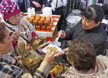 En Feria del Tamal hay de chapulines, cochinita y gansito...