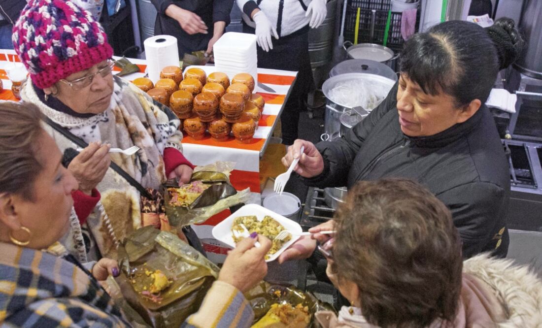 En la Segunda Feria del Tamal de la delegación Venustiano Carranza 74 expositores ofrecen gran variedad de sabores de este alimento (MOISÉS PABLO. CUARTOSCURO)