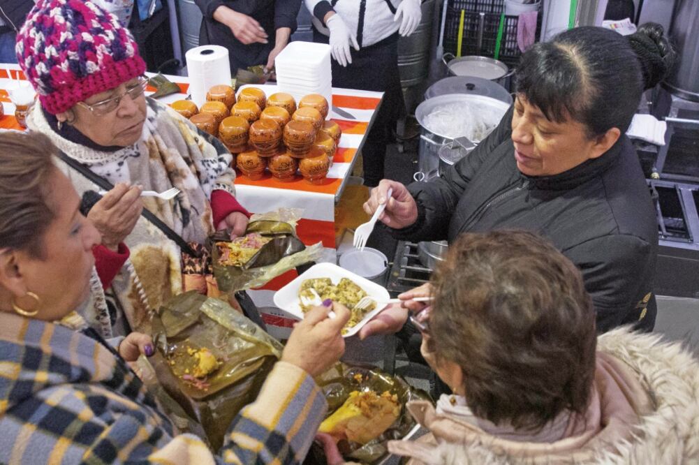 En la Segunda Feria del Tamal de la delegación Venustiano Carranza 74 expositores ofrecen gran variedad de sabores de este alimento (MOISÉS PABLO. CUARTOSCURO)