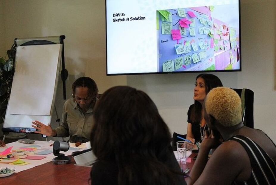 La misión humanitaria de Salma Hayek. Fuente: Instagram @salmahayek