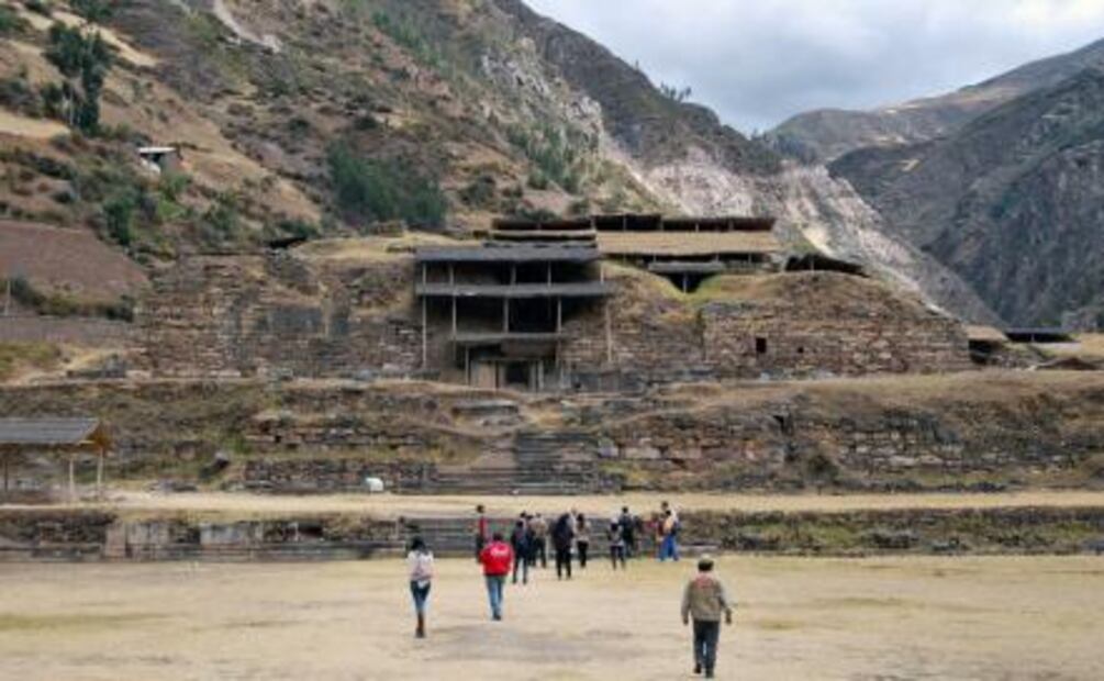 Descubren en Perú posibles sacrificios humanos de hace 3 mil años