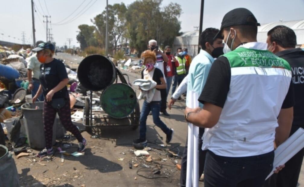 Retiran a recolectores de residuos asentados en el Gran Canal en Ecatepec