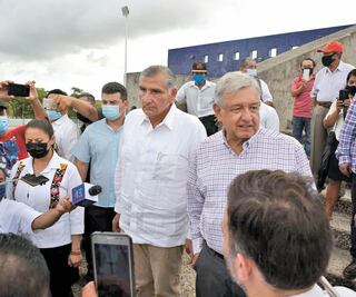 “No se dejen manipular”, advierte AMLO a afectados 