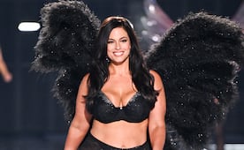 Ashley Graham y el traje de baño rojo, estilo ‘Baywatch’, con el que presumió sus famosas curvas