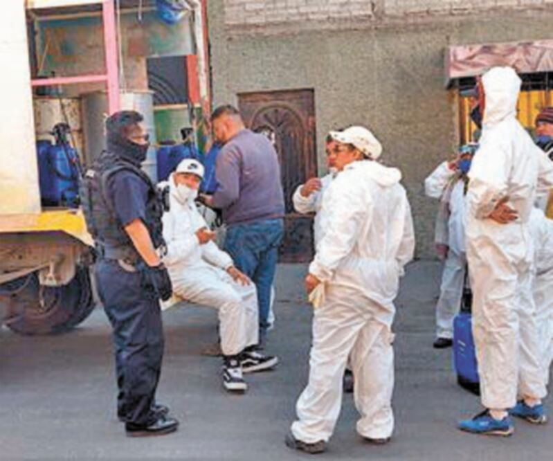 Otras acciones. Autoridades realizaron sanitización y regularon la instalación de puestos de productos no esenciales en el tianguis. Foto: TOMADA DE TWITTER
