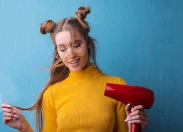 Estos son los errores más comunes que cometes al secarte el pelo
