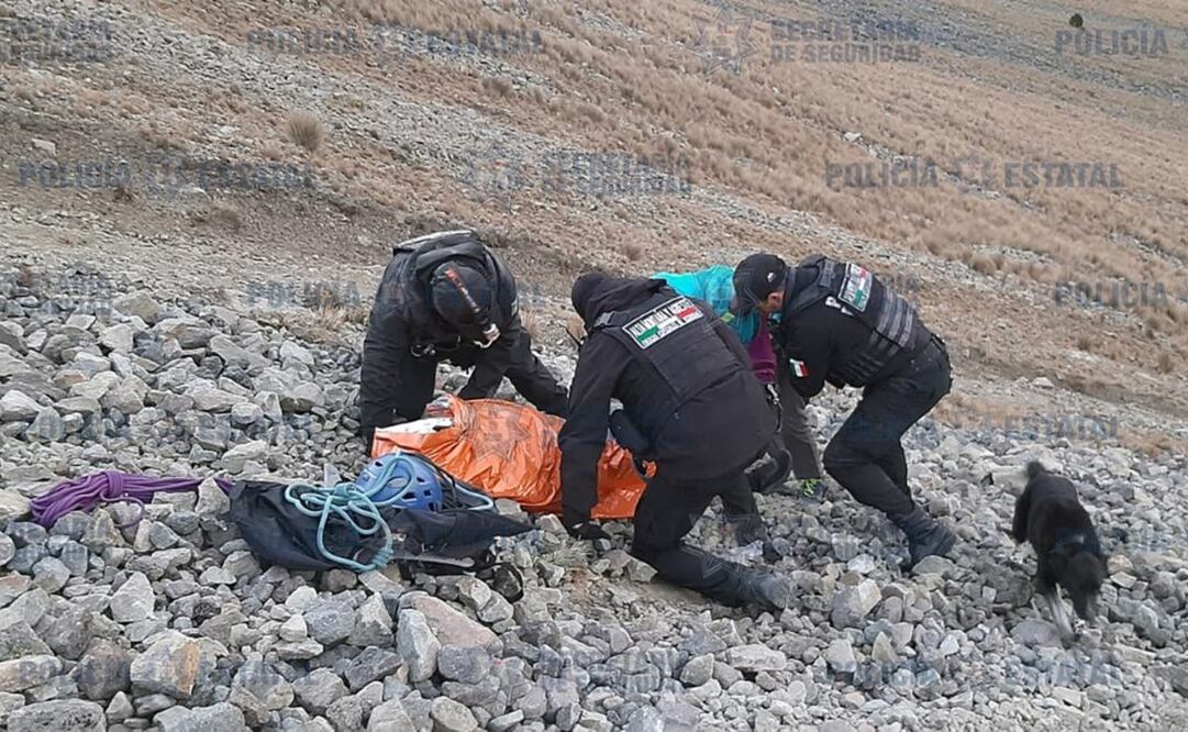 Localizan con vida a dos mujeres extraviadas en el volcán Xinantécatl. Foto: Especial.