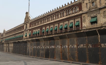 Sesión en el búnker de Palacio Nacional por la marcha feminista