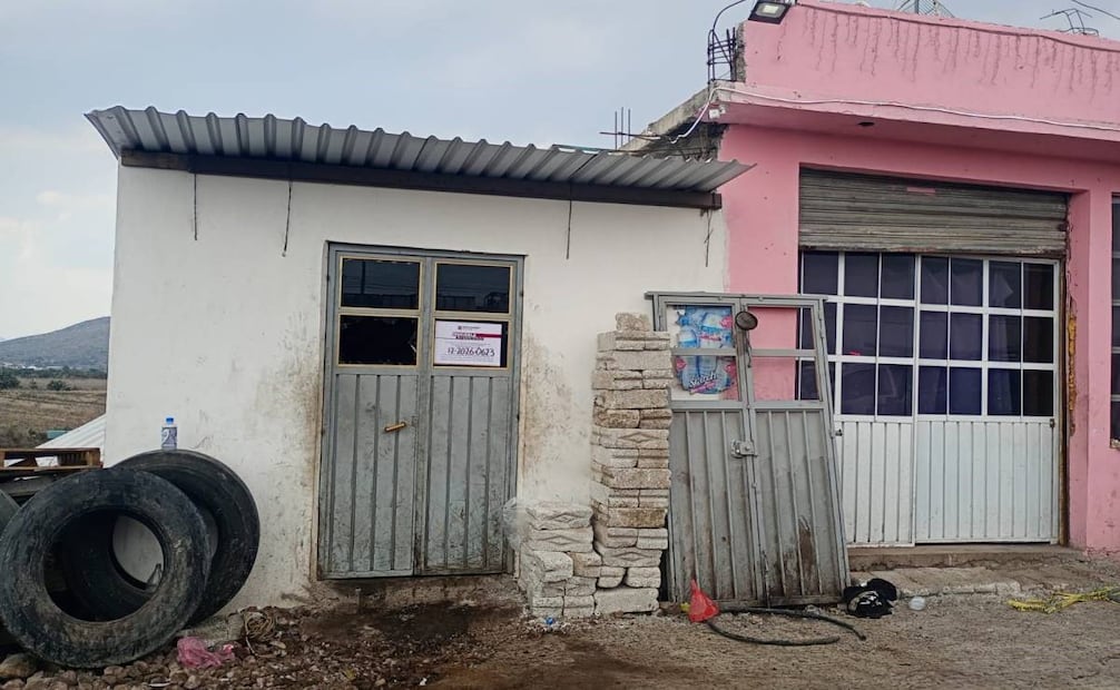 Aseguran inmueble y 7 mil litros de hidrocarburo tras cateo en Singuilucan, Hidalgo; investigan extracción ilegal.
Foto: Especial.