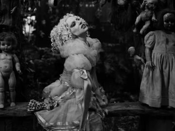 Lady Gaga expone el misticismo de la isla de las muñecas en Xochimilco, y el toque de Tim Burton en "The dead dance"