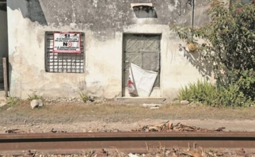 "Yo de aquí no me voy": ocupada, 40% de la vía para Tren Maya