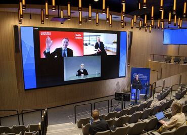 Premios Nobel confían en que la ciencia y los jóvenes solucionarán la crisis climática