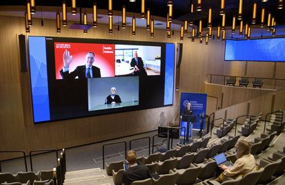 Premios Nobel confían en que la ciencia y los jóvenes solucionarán la crisis climática