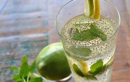 ¿Cuáles son los beneficios del agua de chía y cada cuánto se puede tomar?