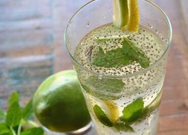 ¿Cuáles son los beneficios del agua de chía y cada cuánto se puede tomar?