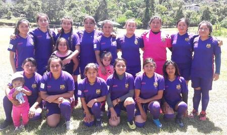 Mujeres ñuu savi de Oaxaca rompen barreras de género al crear equipo de futbol