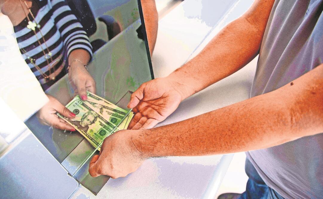  El fin de la asistencia fiscal por la pandemia en EU se refleja en la contracción de los ingresos, lo que ha afectado a las remesas.