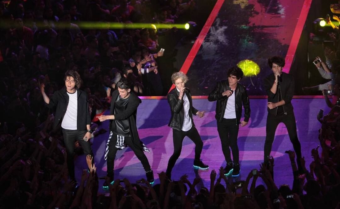 CD9 captó el bullicio de los asistentes una vez que se plantó sobre el escenario del Pepsi Center. (FOTO: EFE)
