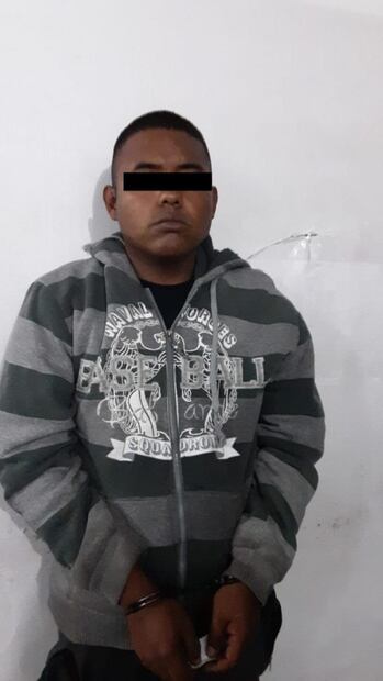 En 10 segundos hombres armados asaltan a comensales de restaurante en Neza; capturan a ladrones