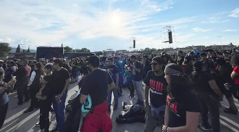 Fans de Marilyn Manson hacen filas kilométricas para ver al cantante en SLP; la Fenapo se prepara para una noche intensa