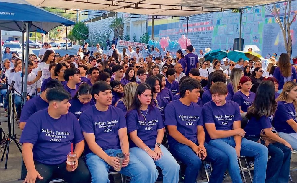 Este viernes se ofició una misa frente al sitio donde estaba la guardería, en memoria de las víctimas. Foto: AMALIA ESCOBAR. EL UNIVERSAL