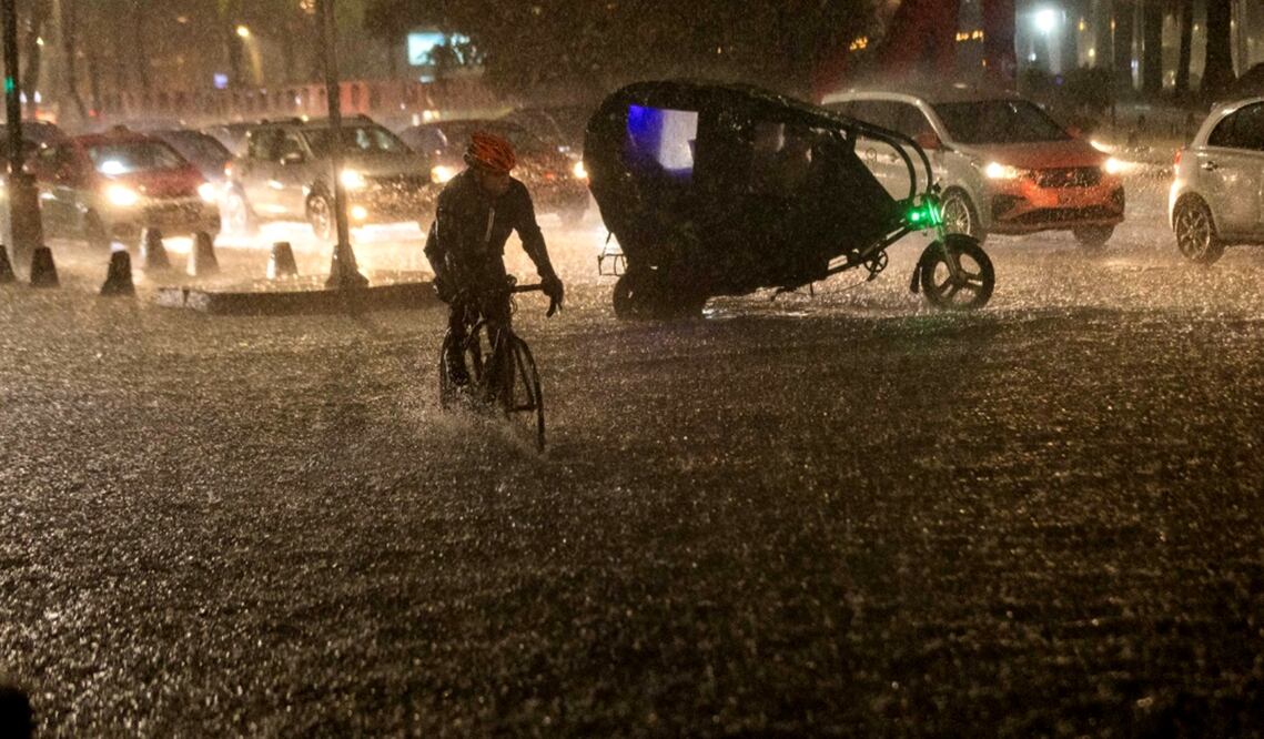 Activan doble alerta por intensificación de lluvias y posible caída de granizo. Foto: Germán Espinosa/EL UNIVERSAL