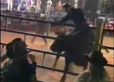 VIDEO. Toro embiste a asistentes de jaripeo de Morelia; hay 15 heridos