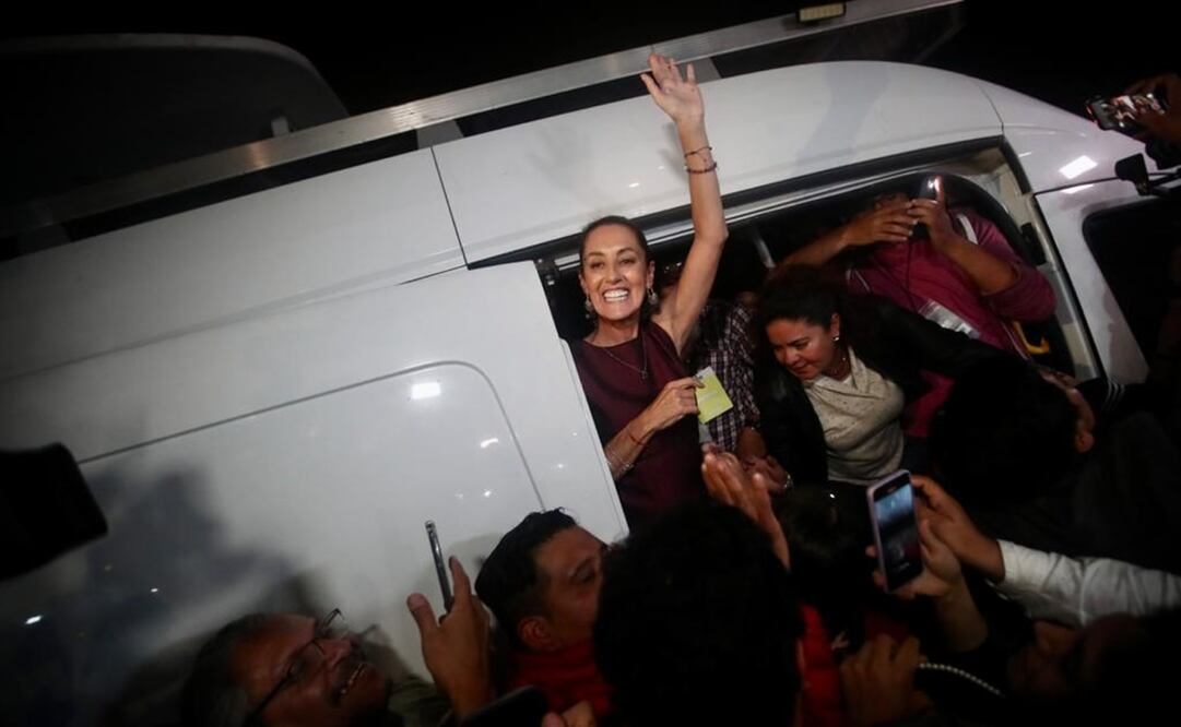 Claudia Sheinbaum tras recibir los resultados de la encuesta de Morena. Foto: Valente Rosas/ EL UNIVERSAL
