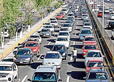 Vehículos con engomado amarillo no circulan este lunes