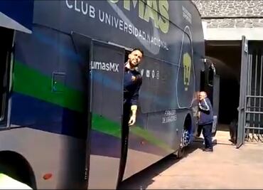 Aficionada insulta a Saldívar y él le responde