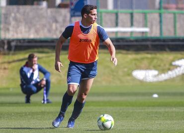 Marcone recuerda al Cruz Azul en su presentación con el Elche de España
