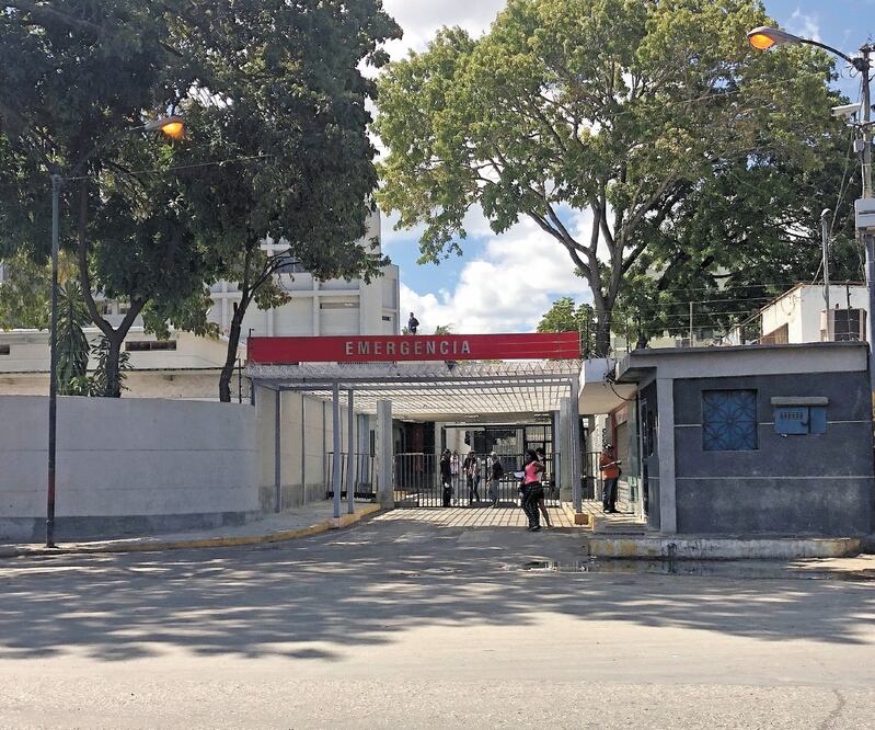 El hospital Leopoldo Manrique Terrero, en Caracas, Venezuela. Al acuciante horizonte por la pandemia se unió la continua caída del precio mundial del petróleo, que genera casi 96% del ingreso anual del país.  Angus Berwick. REUTERS 