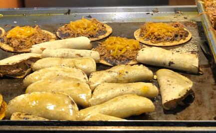 Encuentra los mejores tacos de bistec en el Mercado Romero Rubio