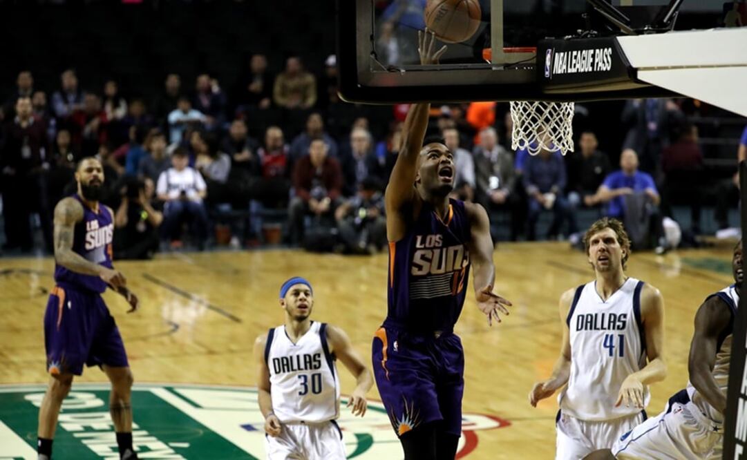 Imágenes del juego entre los Suns y los Mavericks. (Valente Rosas/ EL UNIVERSAL)