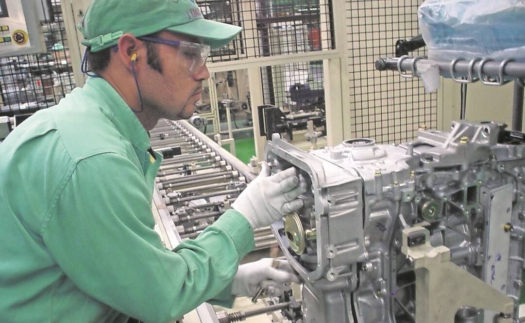 El sector de autopartes requiere más técnicos en software y seguridad funcional, entre otros. Foto: Archivo EL UNIVERSAL 
