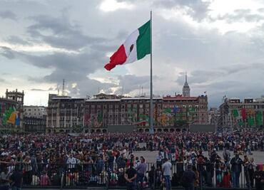 Riña entre ambulantes y personal del Gobierno de CDMX en el Zócalo deja 10 lesionados