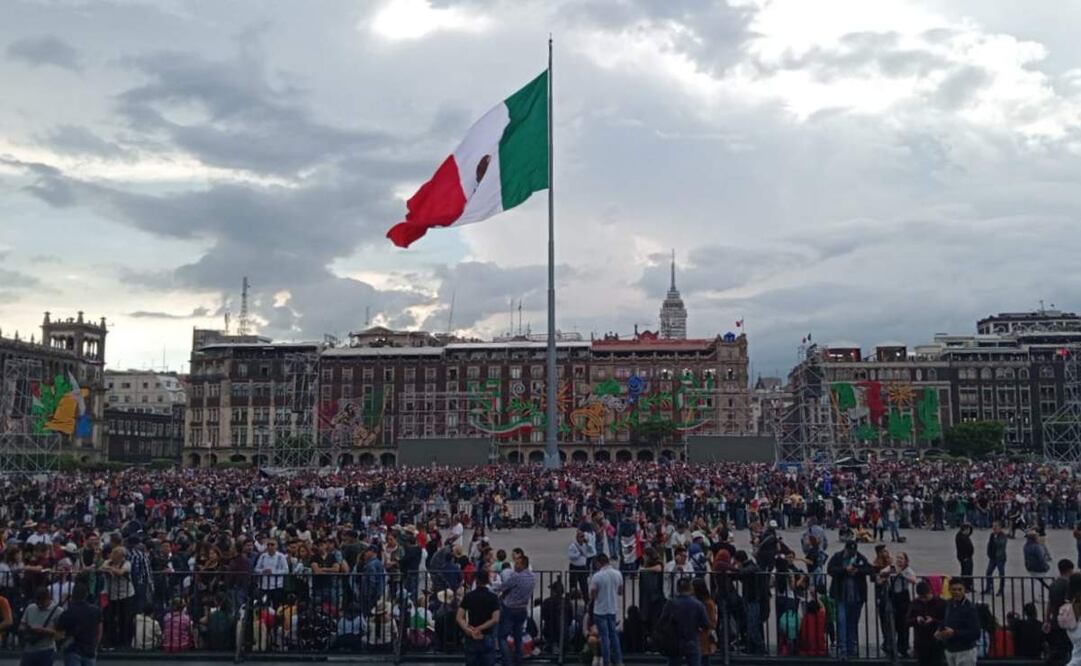 Aspectos del Zócalo capitalino a seis horas de Grito de Independencia de la presidenta Claudia Sheinbaum. Foto: Pedro Villa y Caña/ EL UNIVERSAL
