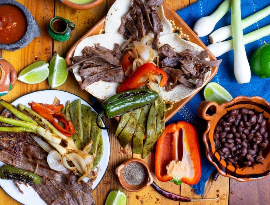 Conoce de dónde es la cecina y su preparación. Foto:iStock 