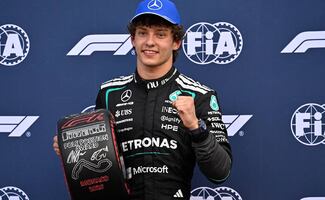 Kimi Antonelli supera a Max Verstappen y logra la pole en Mónaco
