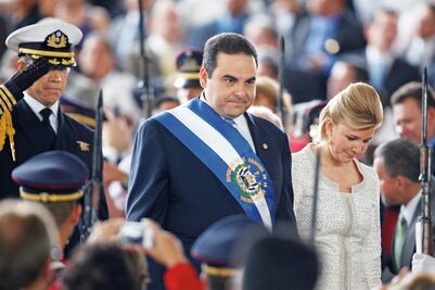 Cae ex presidente salvadoreño por peculado