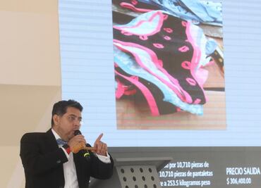 Desdeñan lote de calzones en subasta en Los Pinos