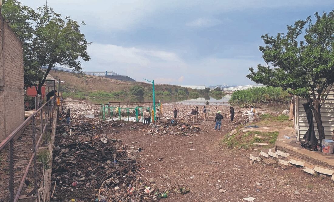 En inmediaciones de la presa El Ángulo se construyeron bodegas y patios para el encierro de tráileres, señaló el municipio.
Foto Especial